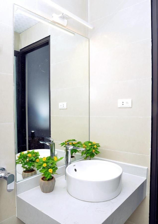 Blue Home Serviced Apartment Ханой Екстериор снимка